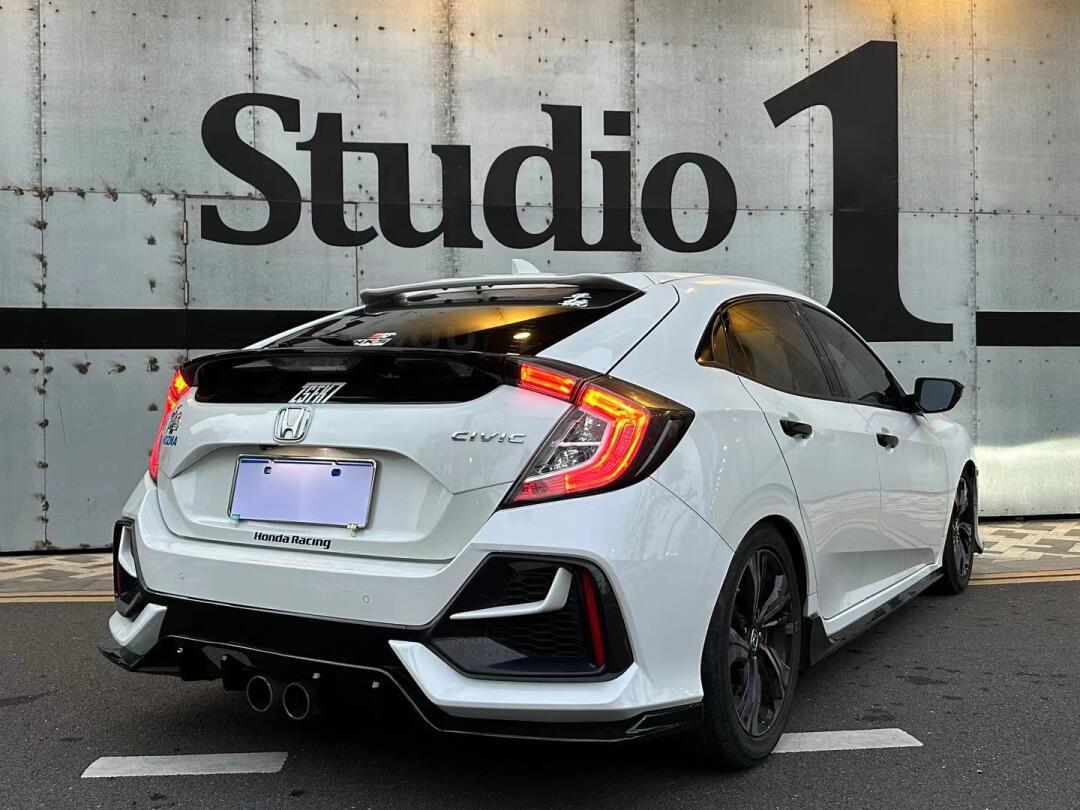 本田思域hatchback 220turbo潮酷版