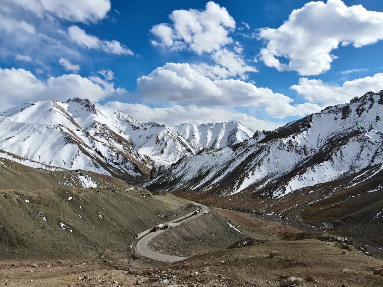 都说昆仑乃万山之祖,因为它太长太高太巨大了,东起青海省境_大众cc