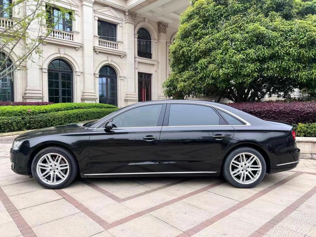 721572157215最新到家 17年奥迪a8l 3.