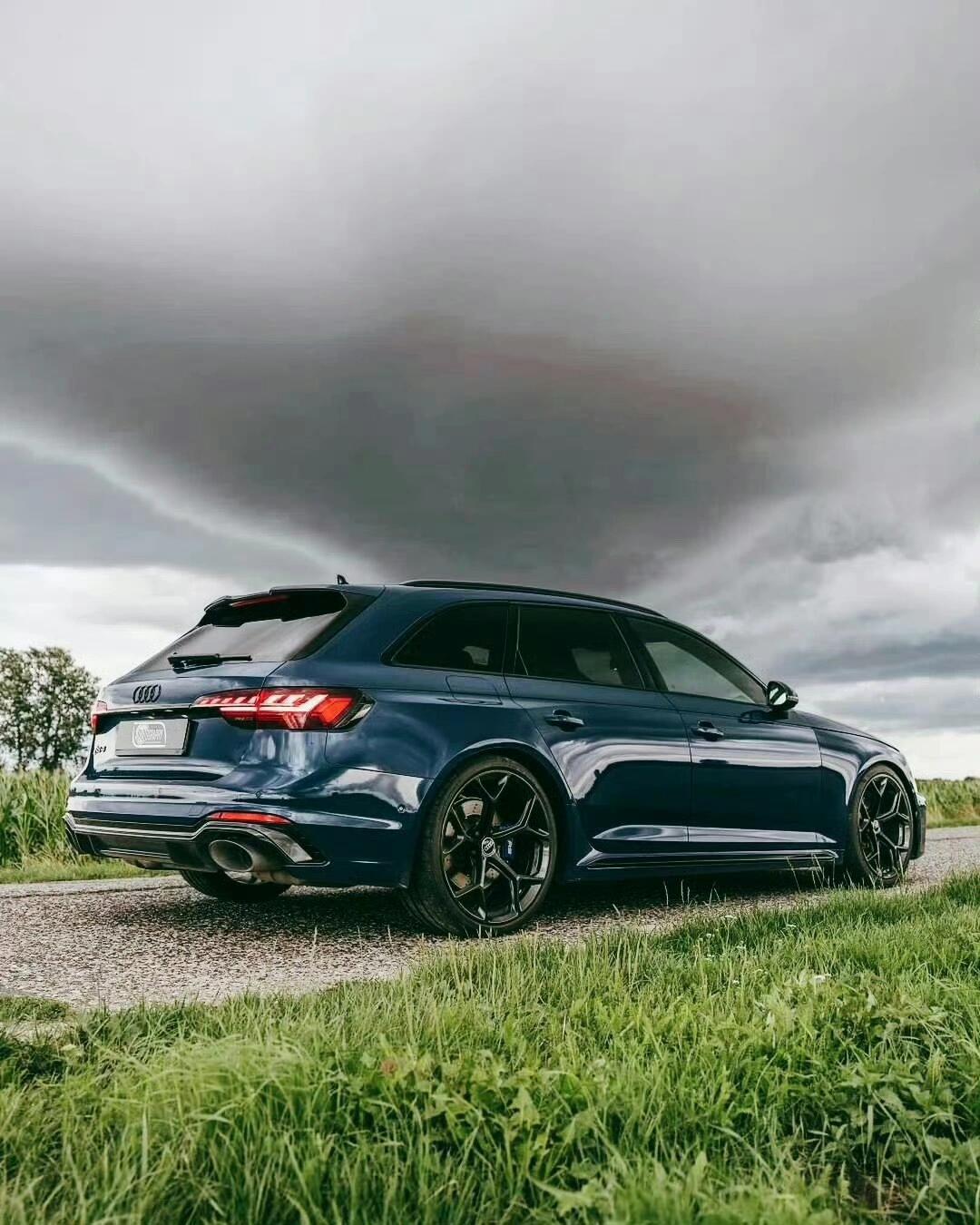 奥迪 rs4 avant competition plus 9090