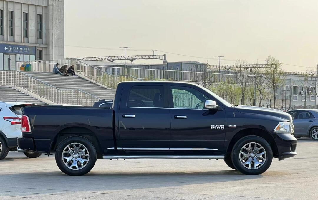 17年的道奇公羊不到 20了.仅需19万多