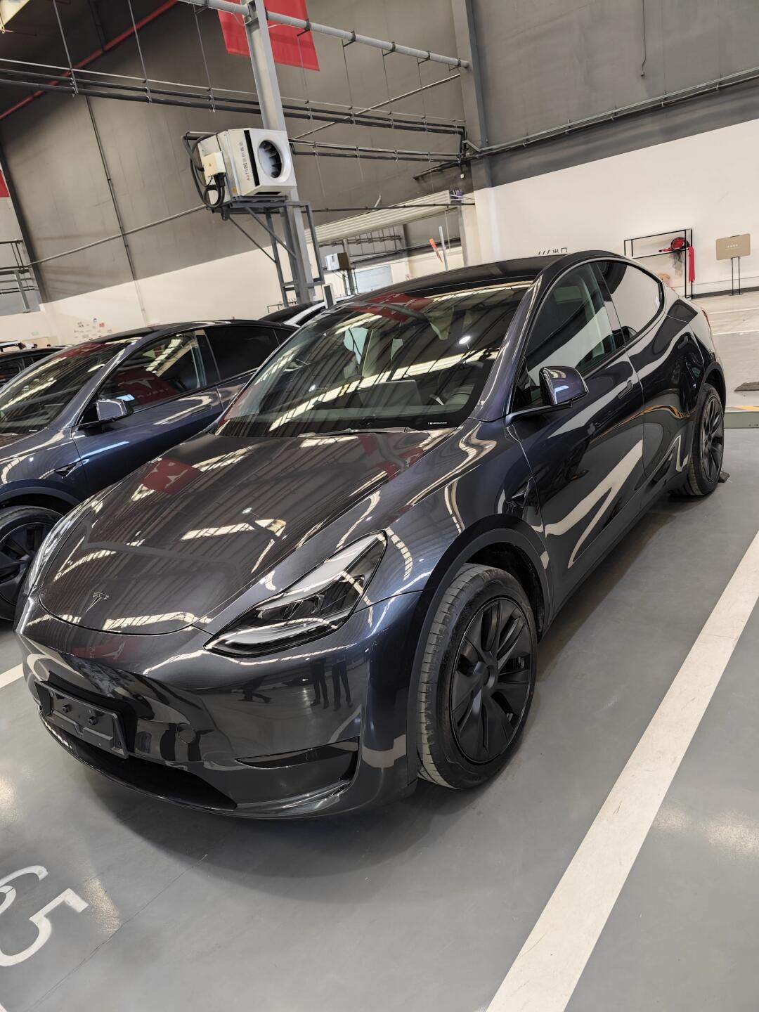 忍痛割爱 出个人一手特斯拉model y星空灰