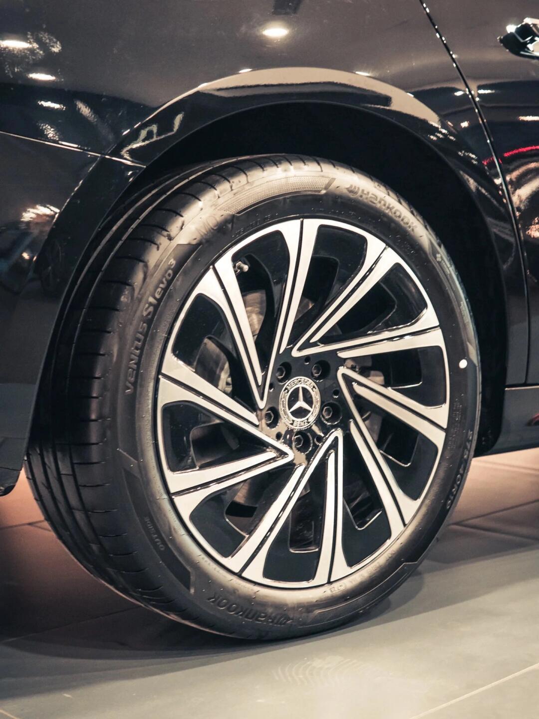 2024款奔驰e300原厂19寸轮毂 新车拆