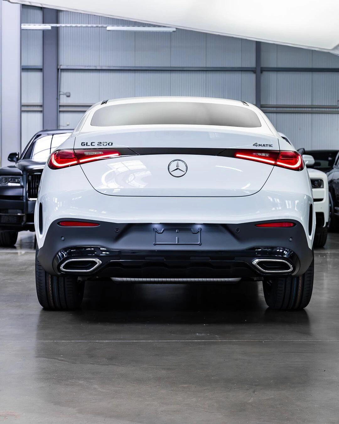 新款颜值提升了不少,奔驰glc轿跑版!