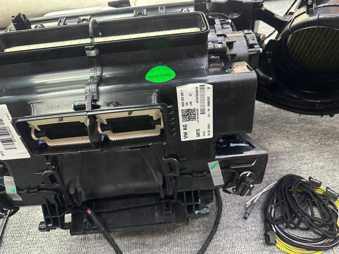 你舍得把你的奥迪a4l拆成这样改三区空调吗_奥迪a4l社区_易车社区