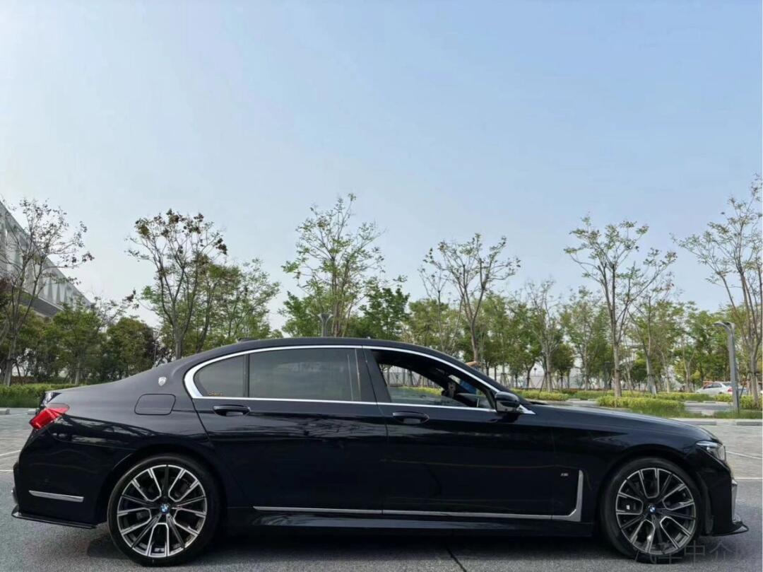 20年宝马740,车价45万