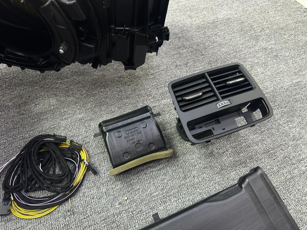 你舍得把你的奥迪a4l拆成这样改三区空调吗_奥迪a4l社区_易车社区