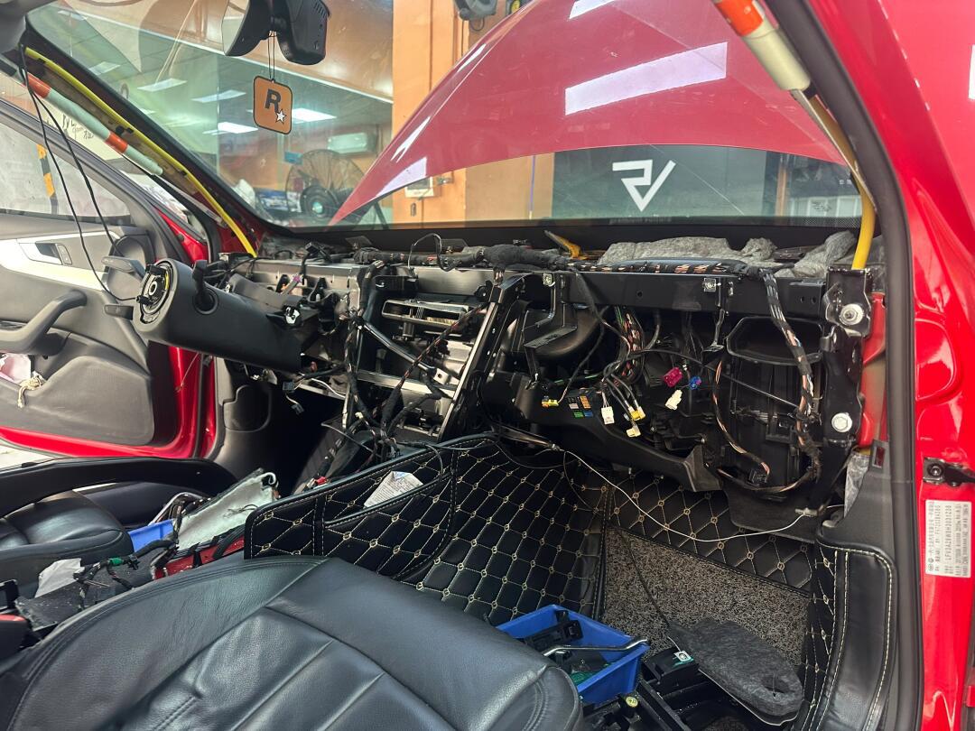 你舍得把你的奥迪a4l拆成这样改三区空调吗_奥迪a4l社区_易车社区