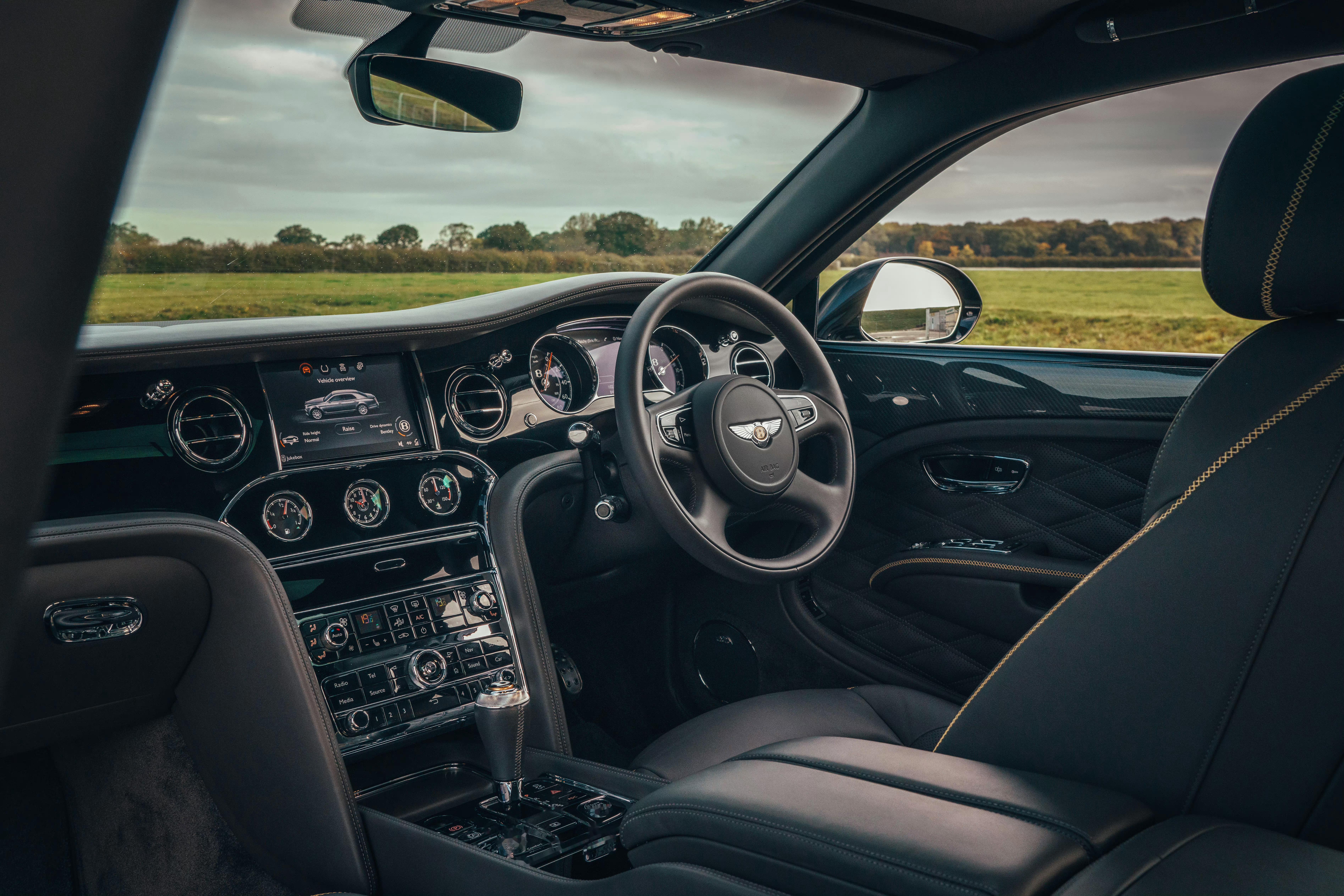 当前位置:>易车>社区>有钱人的社区>宾利慕尚极尽奢华>7579_5055