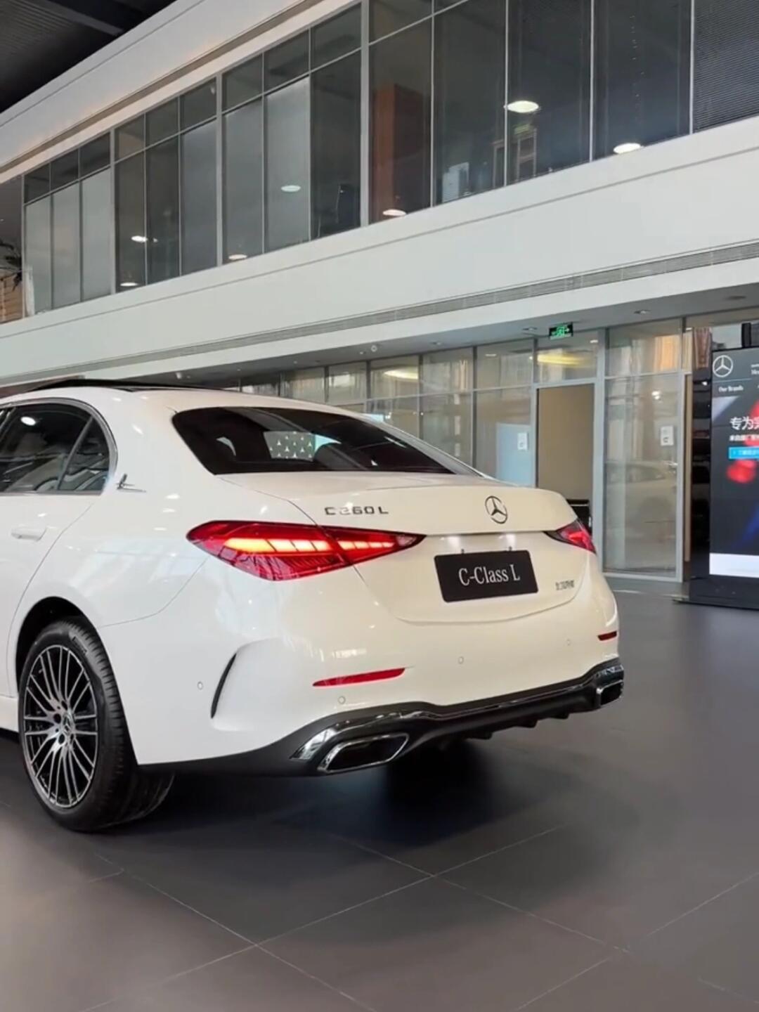 30w就能落地,颜值高的奔驰c级轿车