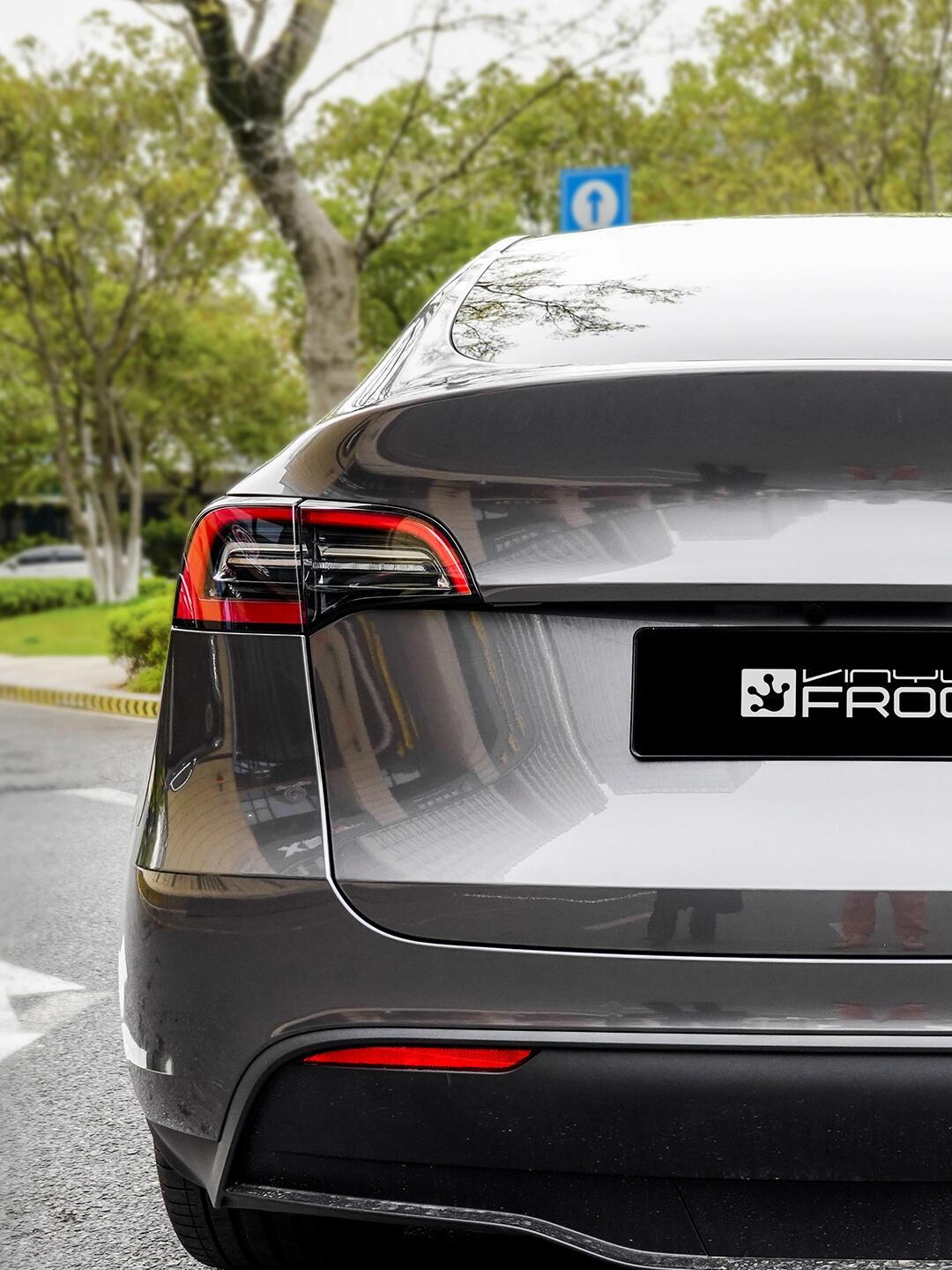 银色的特斯拉巨帅啊