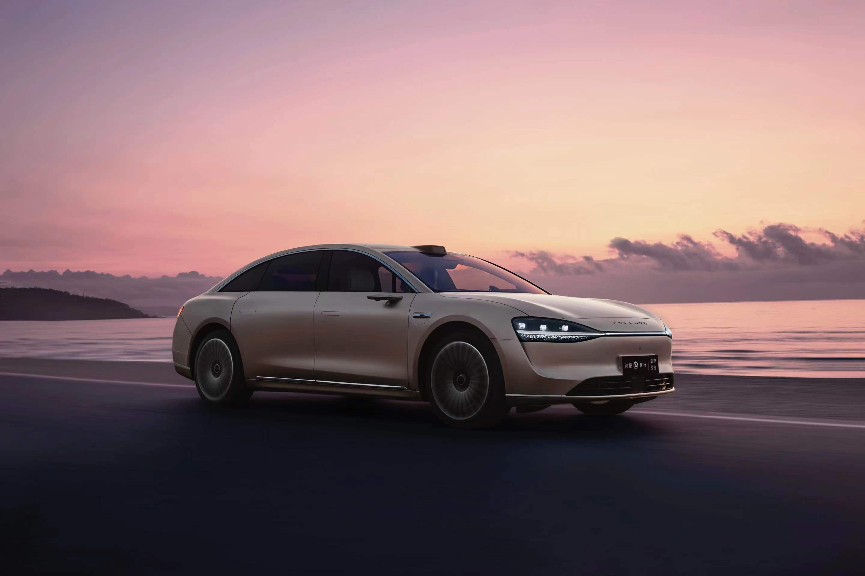 鸿蒙智行首款豪华商务轿车,红衣教主周鸿祎不是要换车吗?