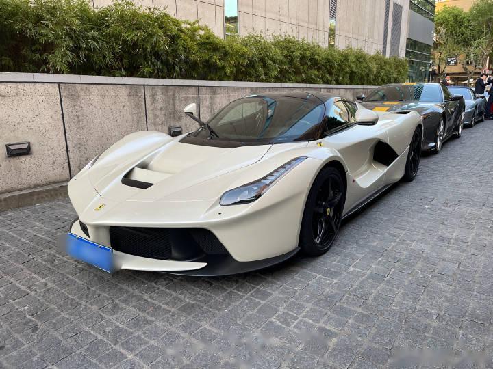 梦幻的f1比赛周,以及实拍的11辆千万级跑车,1辆法拉利laferrari,1辆