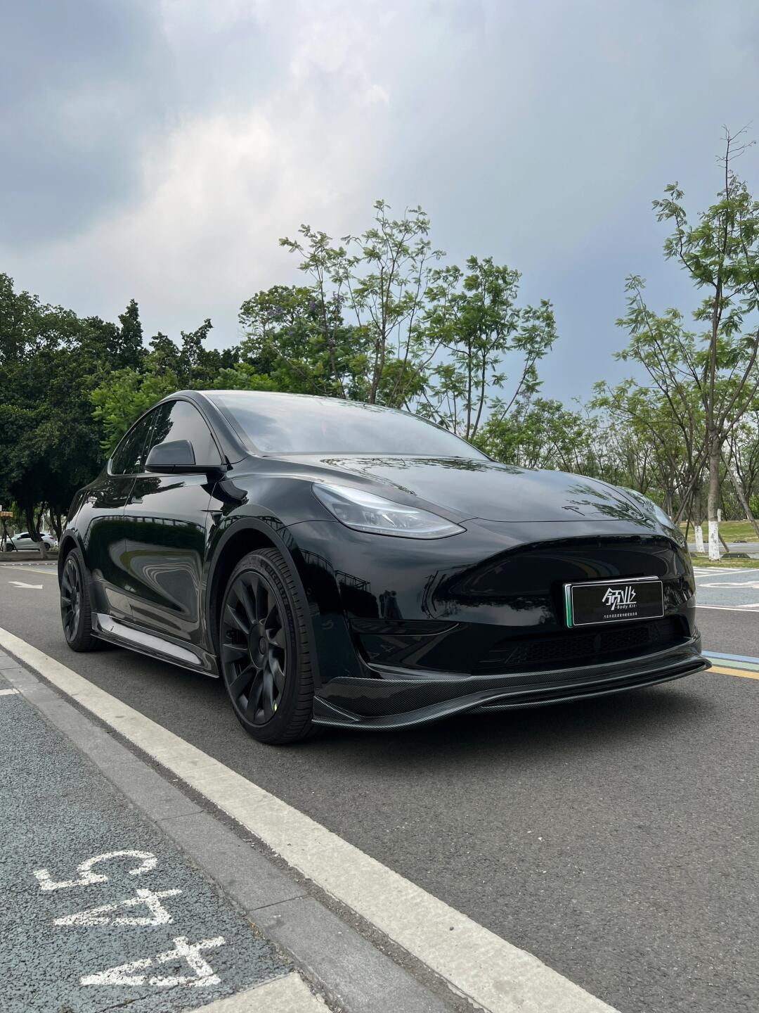 特斯拉modely改装领业efg款包围套件