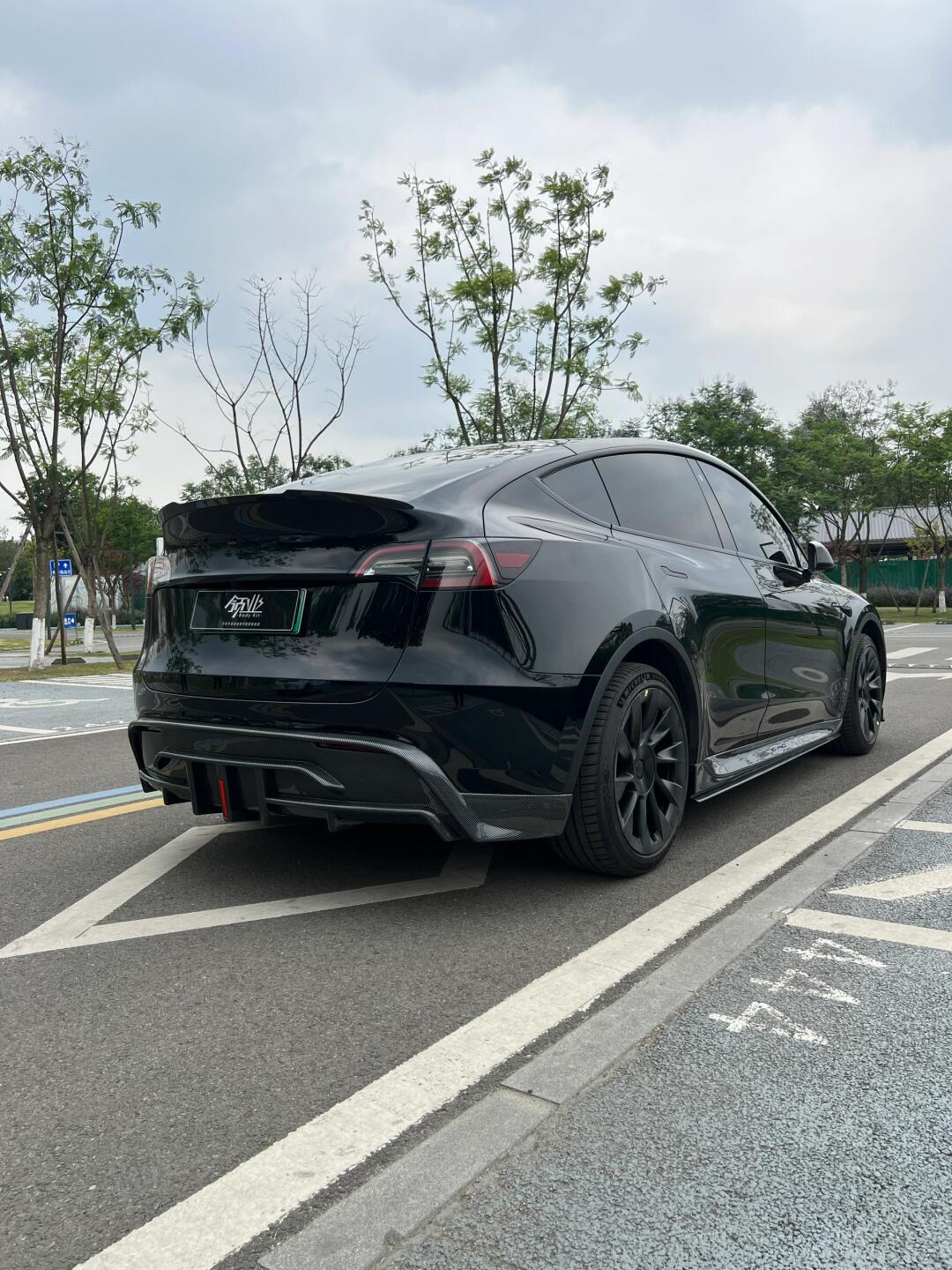 特斯拉modely改装领业efg款包围套件