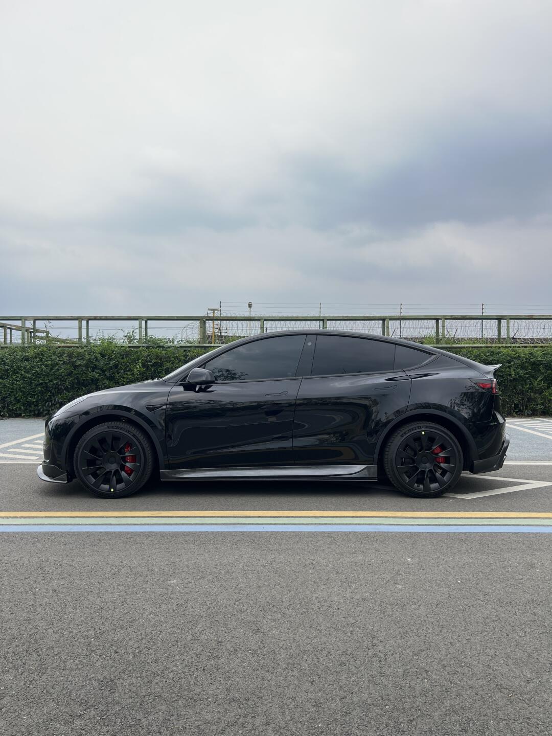 特斯拉modely改装领业efg款包围套件