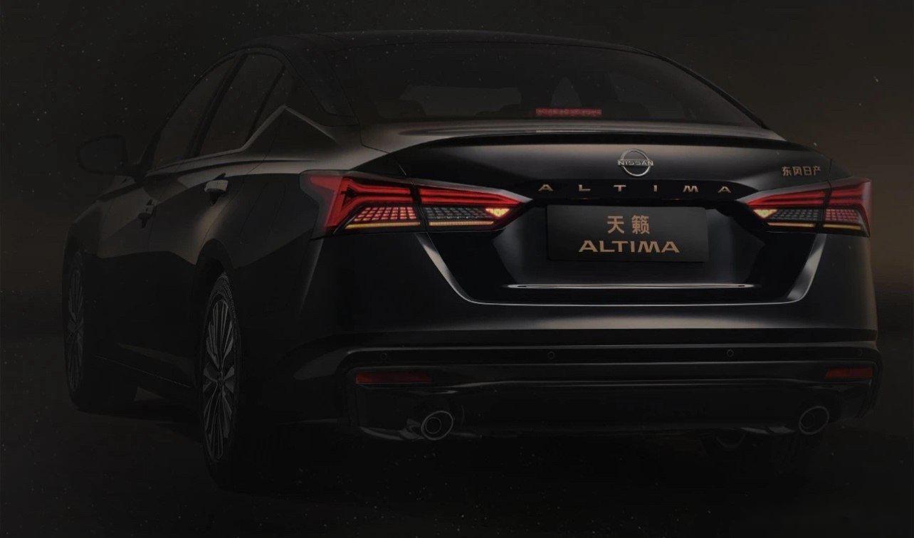 日产天籁20周年黑金版上市,售价19.12万元,这个配色接受不了