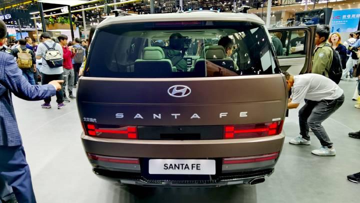 在2024北京车展上,北京现代第五代胜达