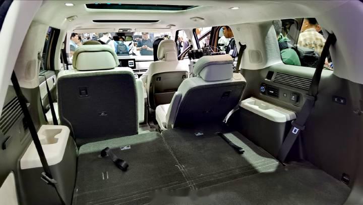 北京现代第五代胜达内饰公布,8月上市.