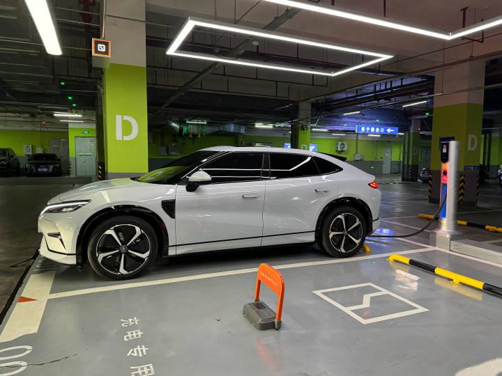 比亚迪的车有一点好,电压普遍比较高,像今天租的宋l,87 kwh的电池包