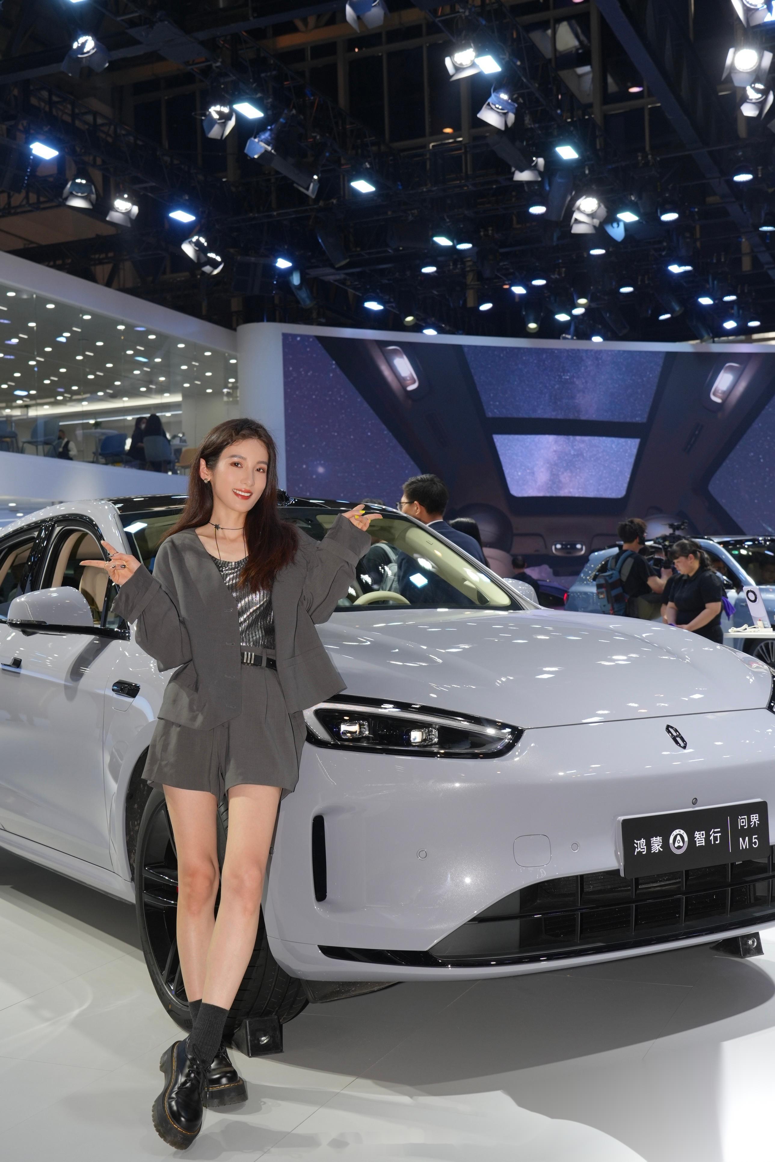 北京车展潮这看##2024北京车展# 搬到顺义以后感觉车展就真的搬在家