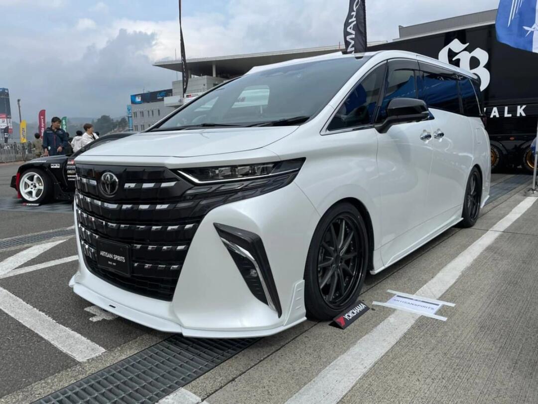 更个性的选择 新款埃尔法artisan改装包围