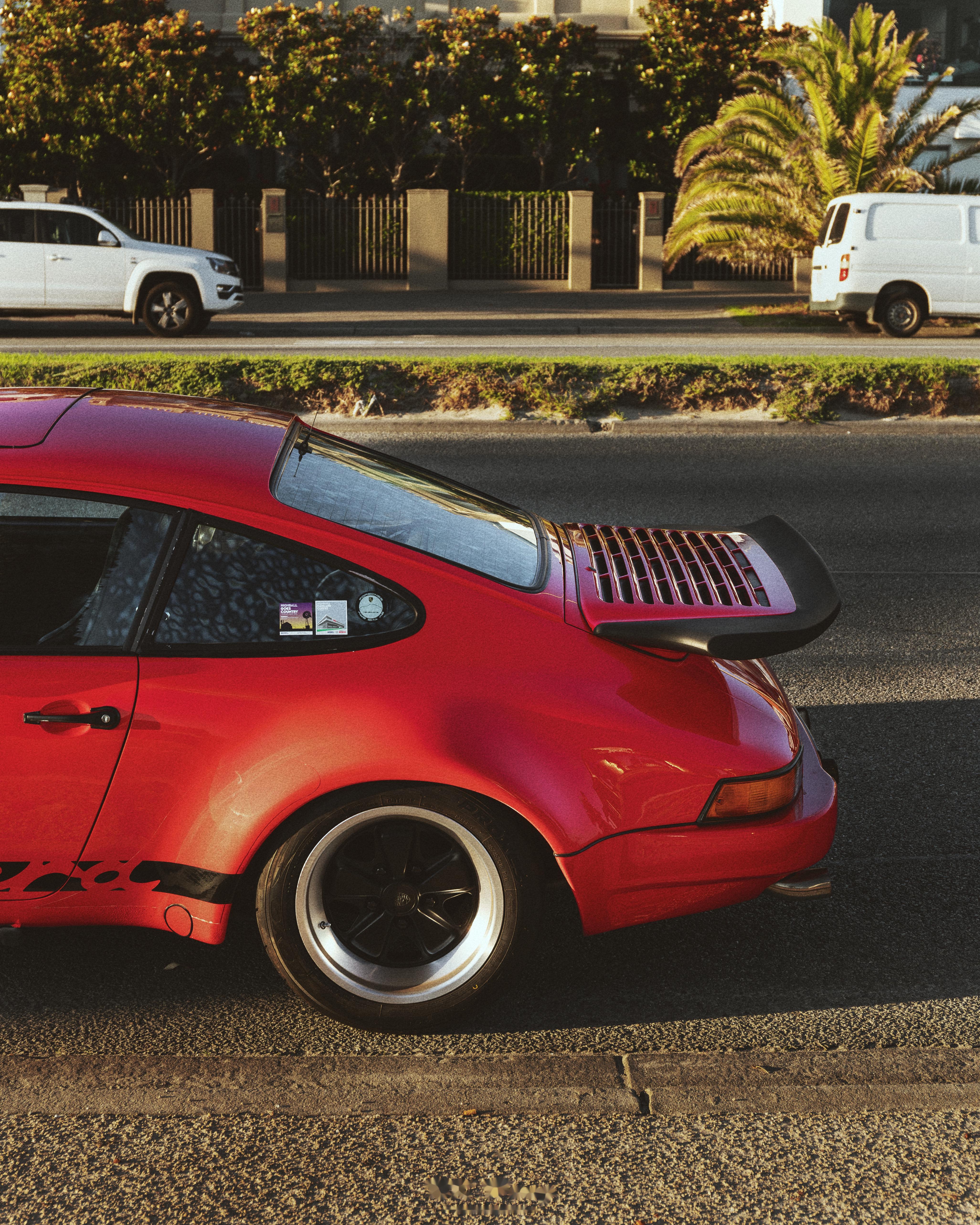 最近拍摄的一台很特别的风冷保时捷 这原本是一台g model的911 sc