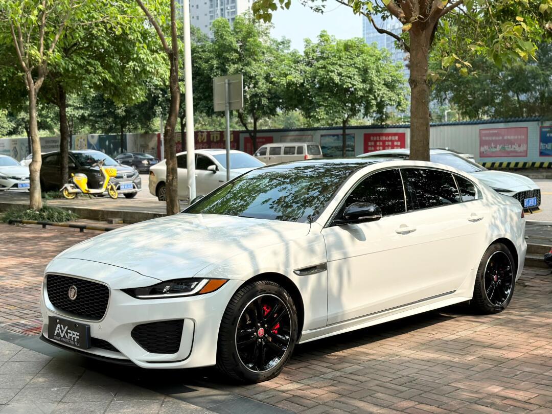 南宁捷豹卡钳改色轮毂烤漆