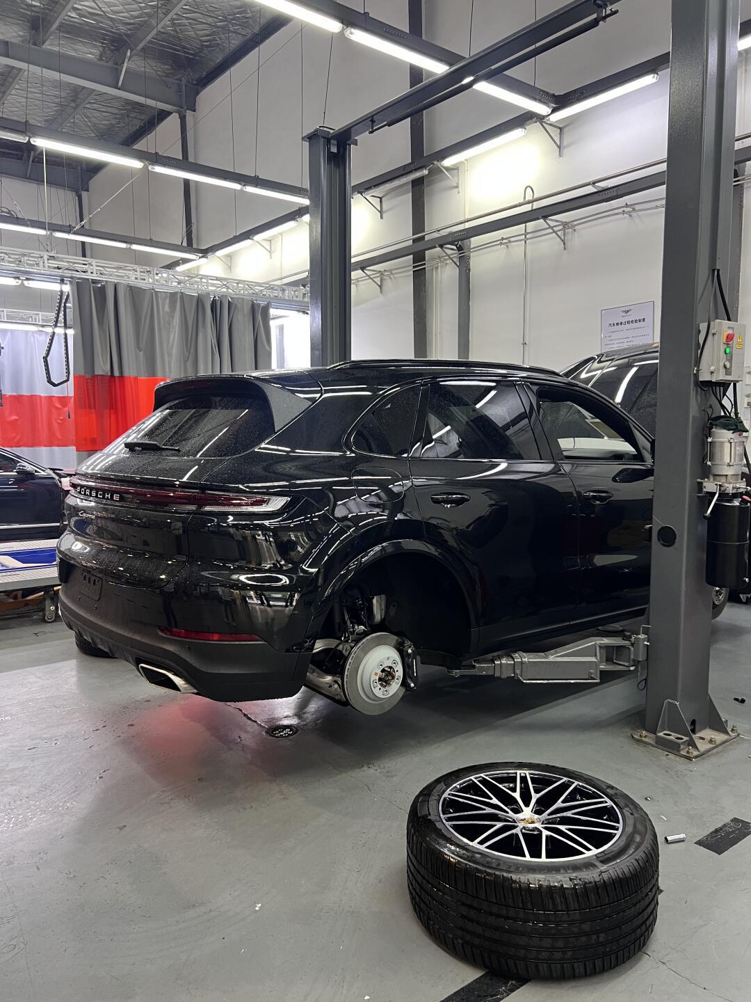 24款卡宴改全车turbo包围,运动排气系统,卡钳喷漆