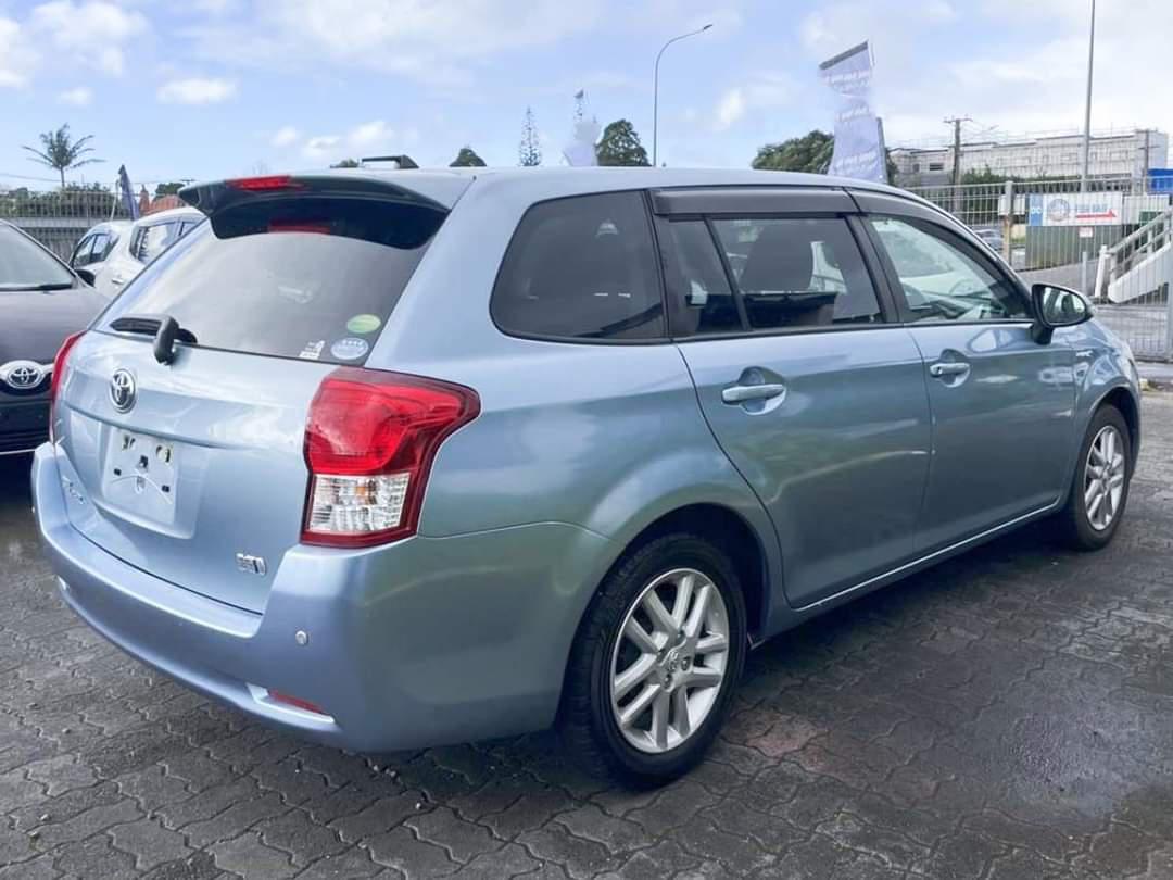 2013 丰田 卡罗拉 旅行车 混动