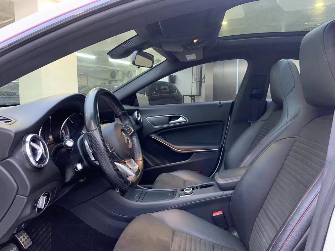 16年奔驰cla220无框轿跑车,2.0t 四驱 184 匹马力小飞机,翻毛皮座