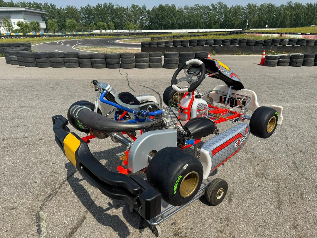 明天又要飞泰国,抓紧在北京的唯一一天时间来练卡丁车~7615