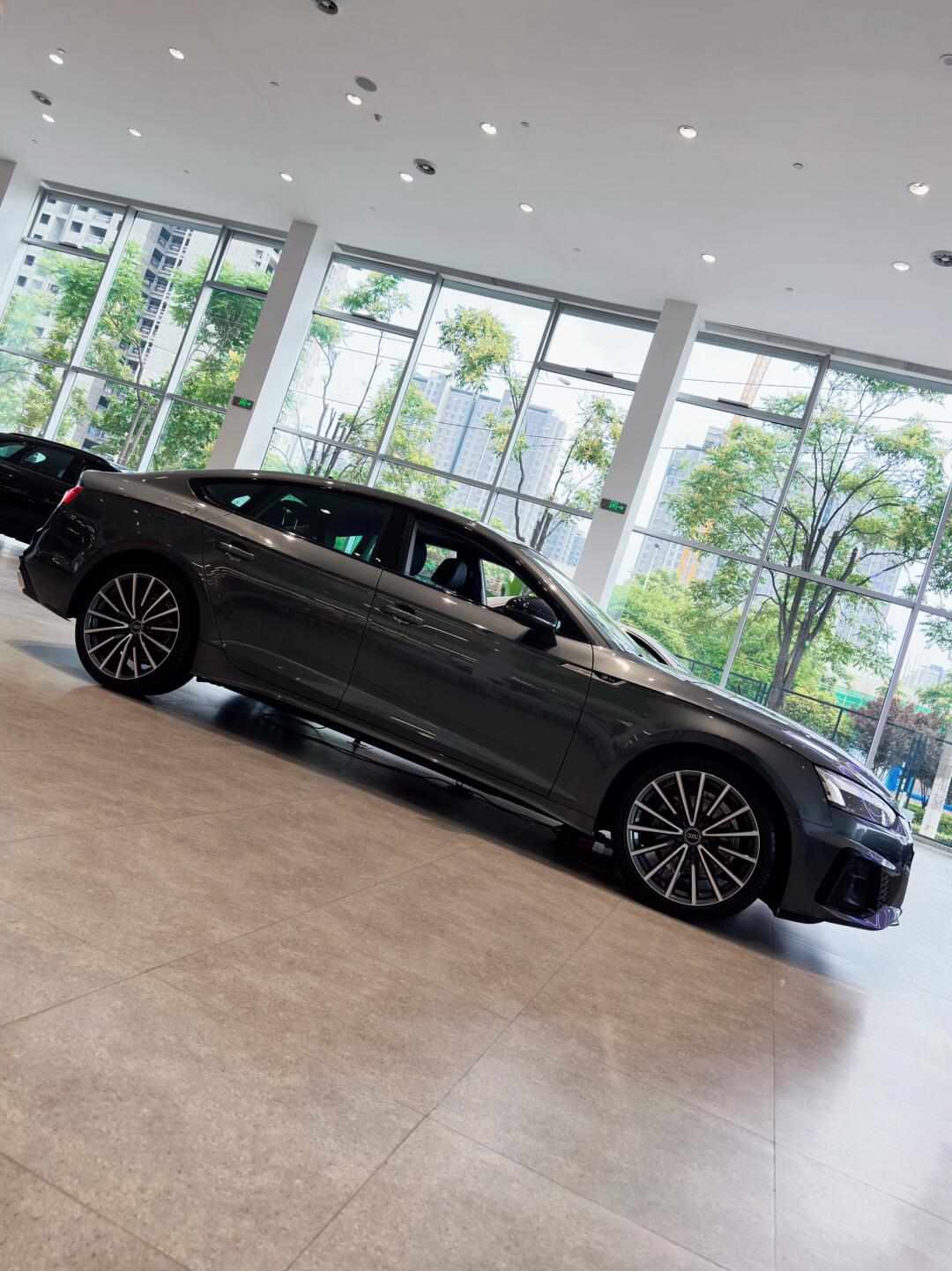 奥迪a5 天云灰落地32万 贵吗?