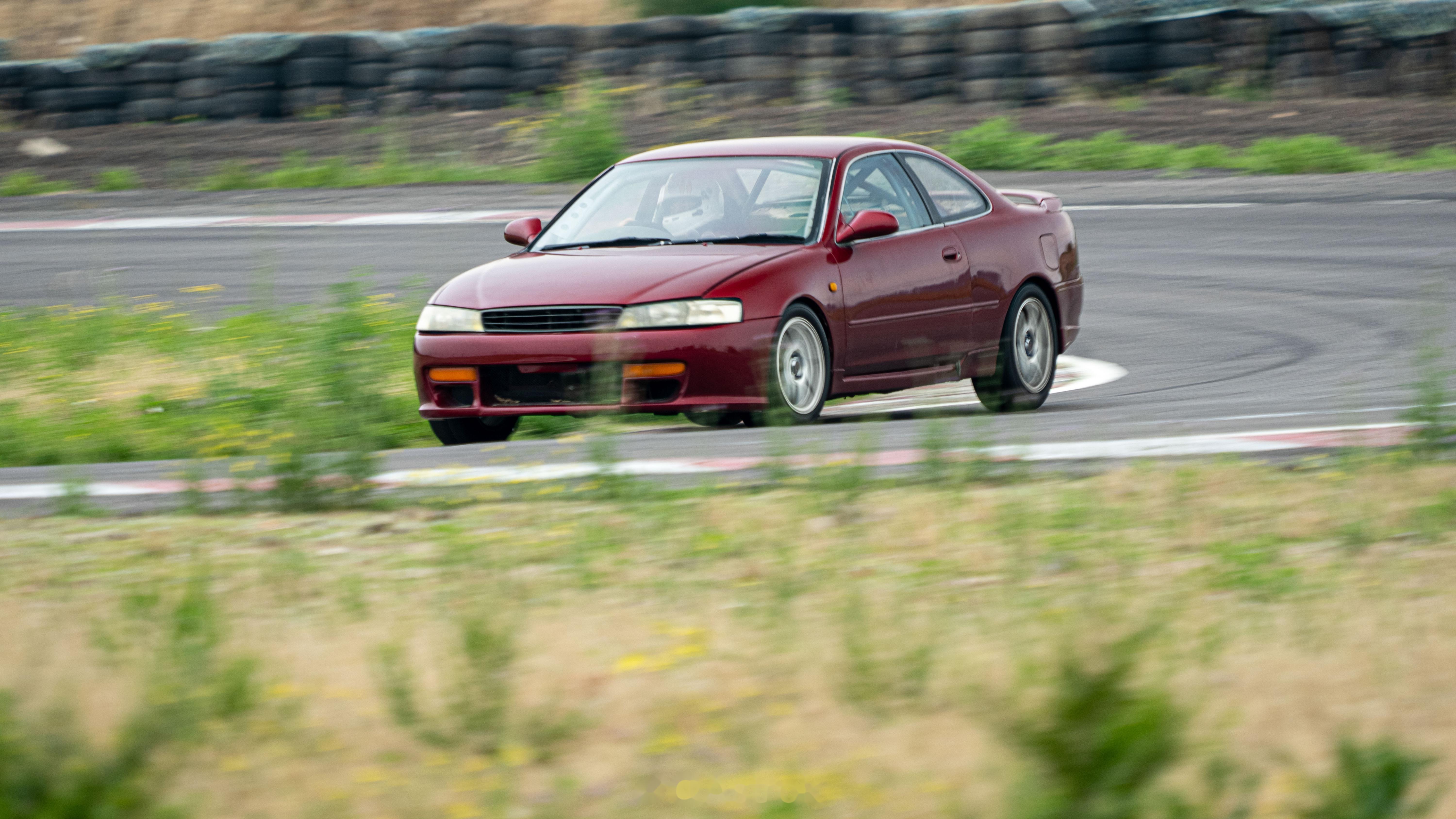 丰田第七代卡罗拉的衍生车型,双门轿跑levin gt-apex,ae86的正统继