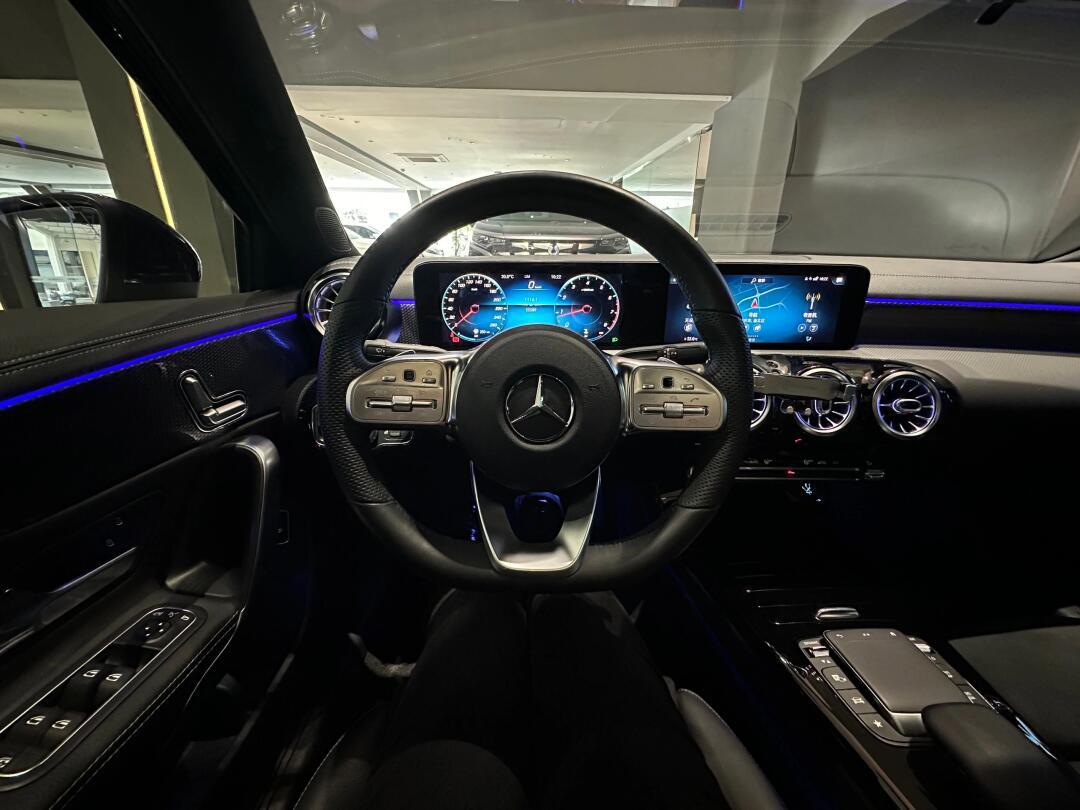 奔驰a级 2021款 a 200 l 运动轿车时尚型 国vi 2021年