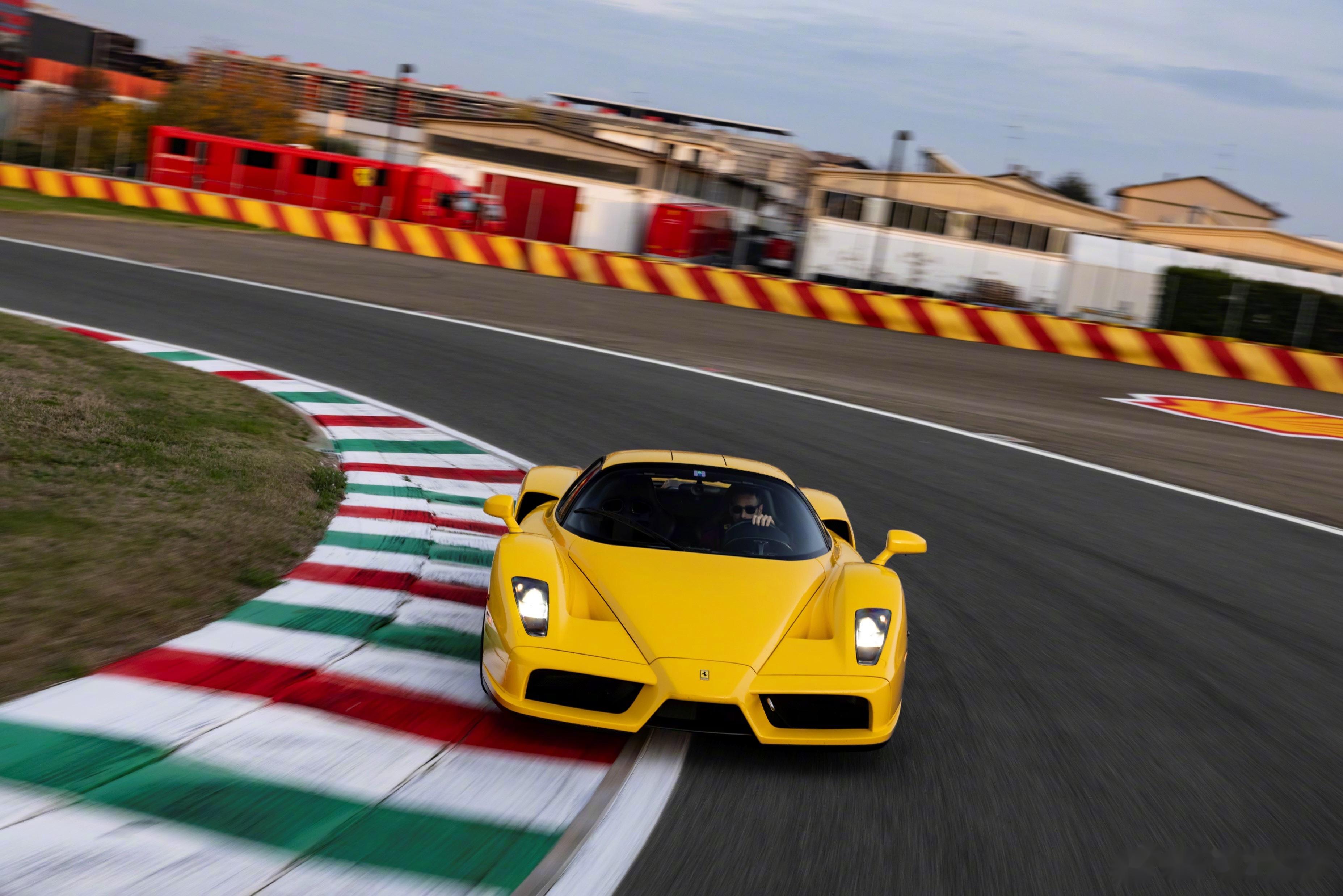 法拉利仍在为老车提供全新配件,近日完成了新款轮胎的