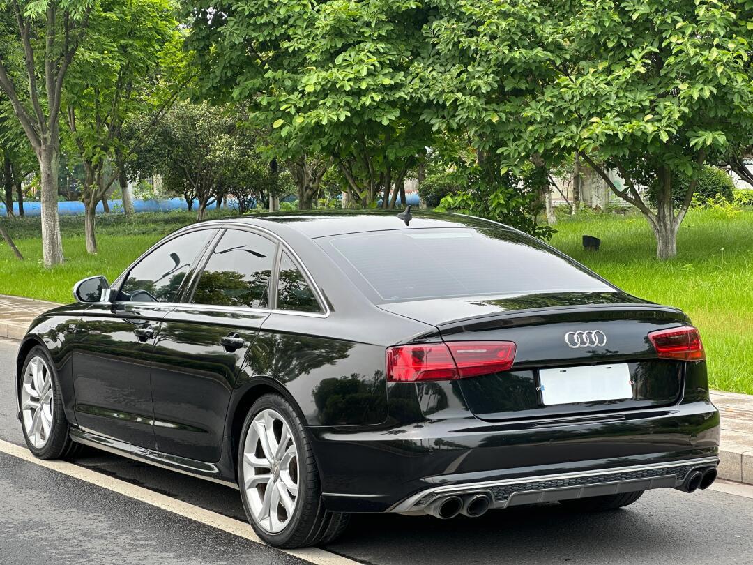 14年6月奥迪s6 4.0t大v8双涡轮增压420p马力 全时四驱 托森式差速器