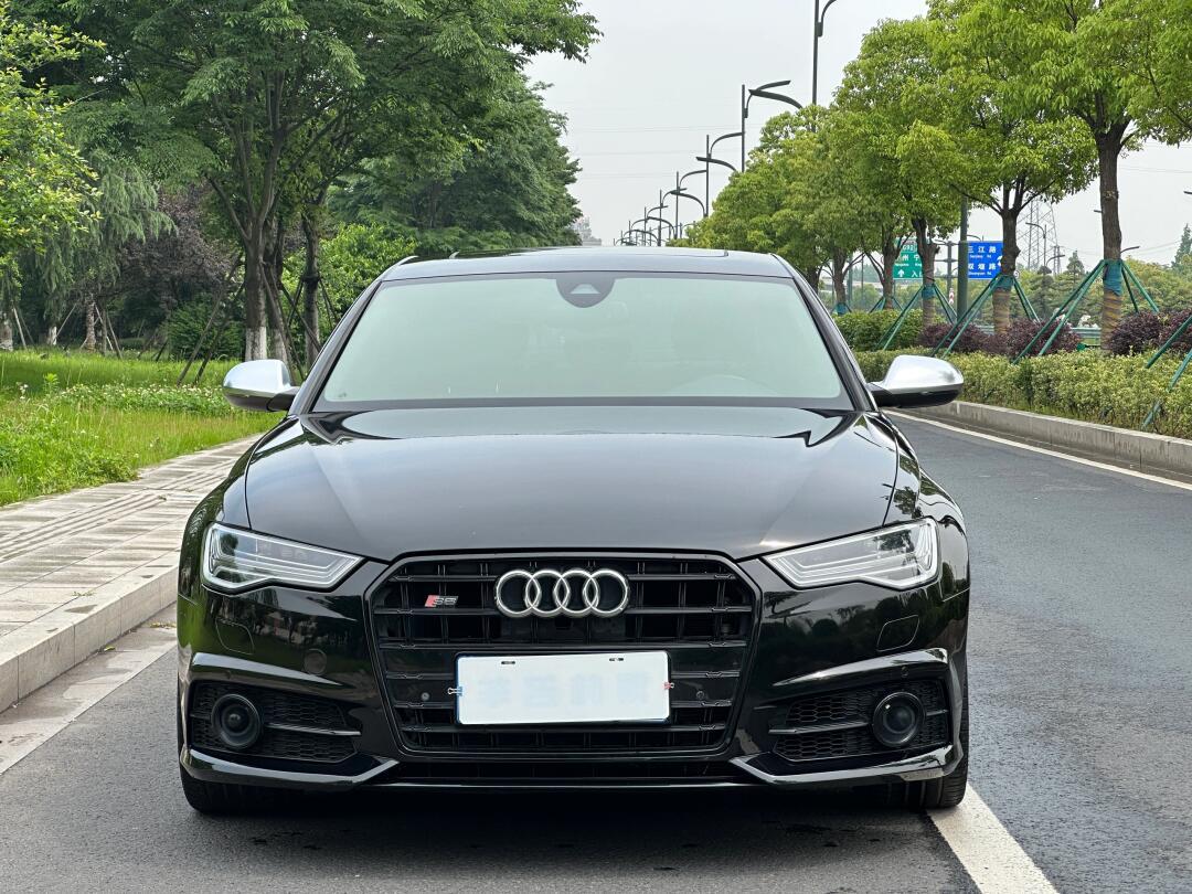 14年6月奥迪s6 4.0t大v8双涡轮增压420p马力 全时四驱 托森式差速器