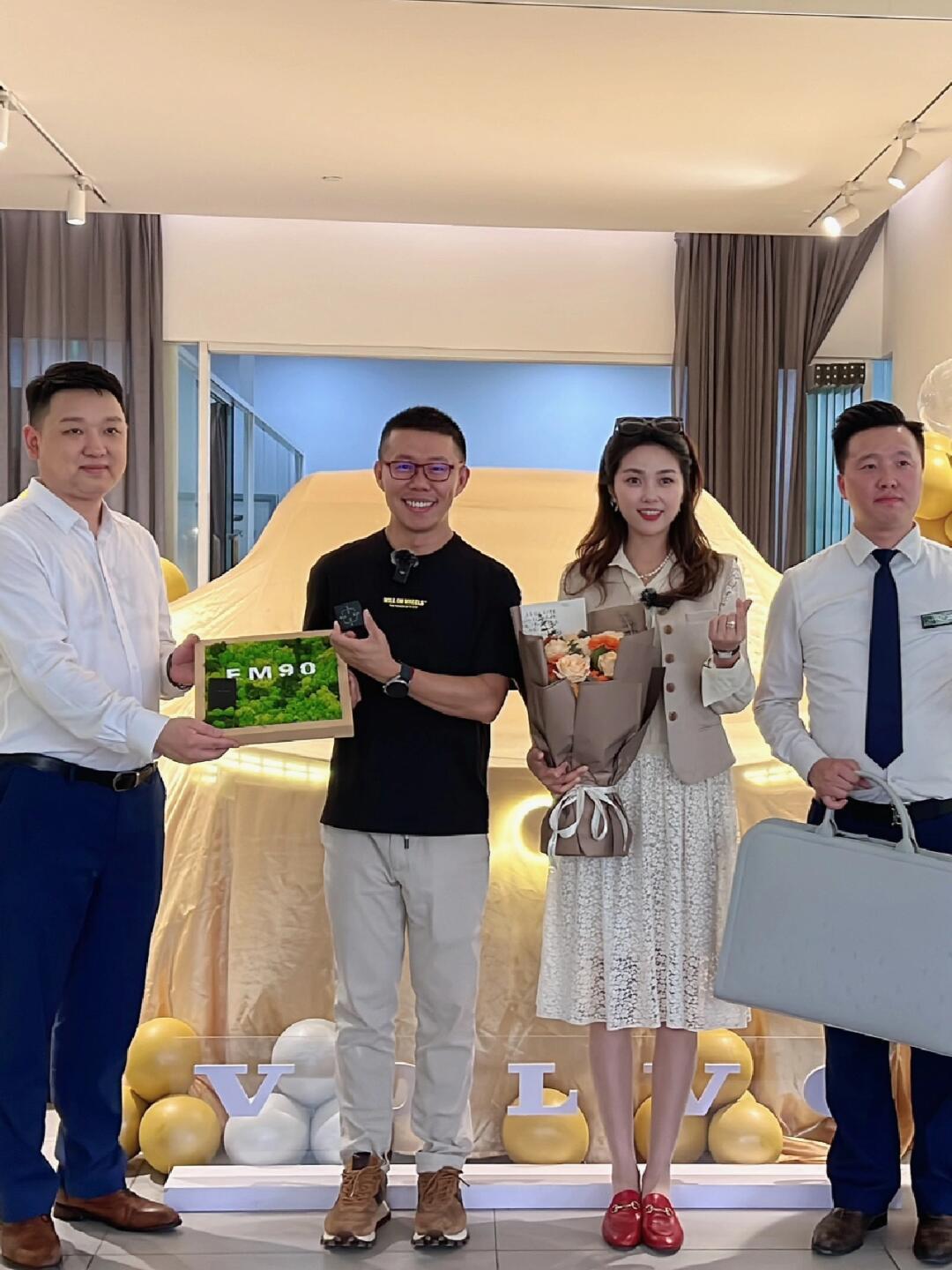 喜提沃尔沃em90,安利老板成功!