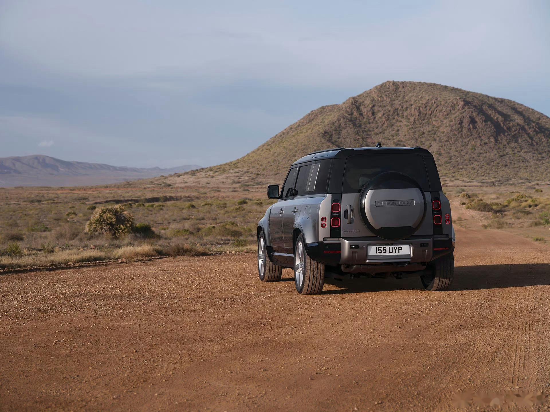 新款路虎卫士小改款车型发布官图,针对外观内饰细节与配置,动力进行