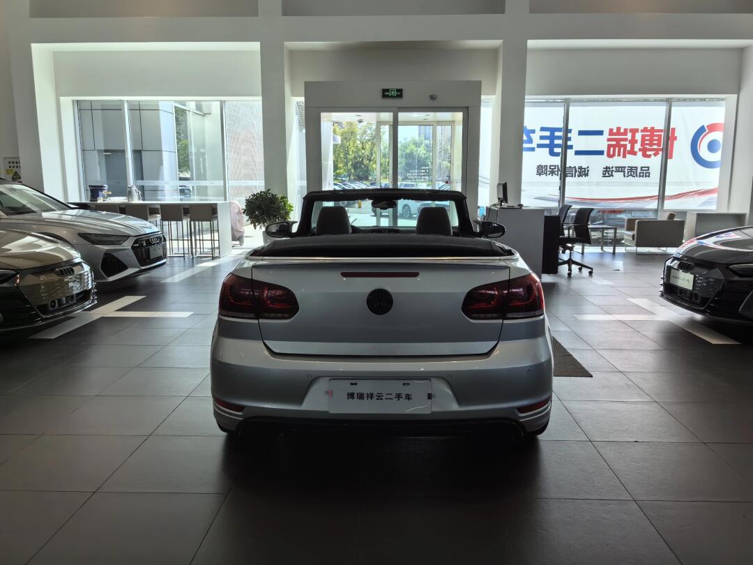 大众·高尔夫 2.0tsi r 敞篷版 首次登记日期:2014-7-29 排量