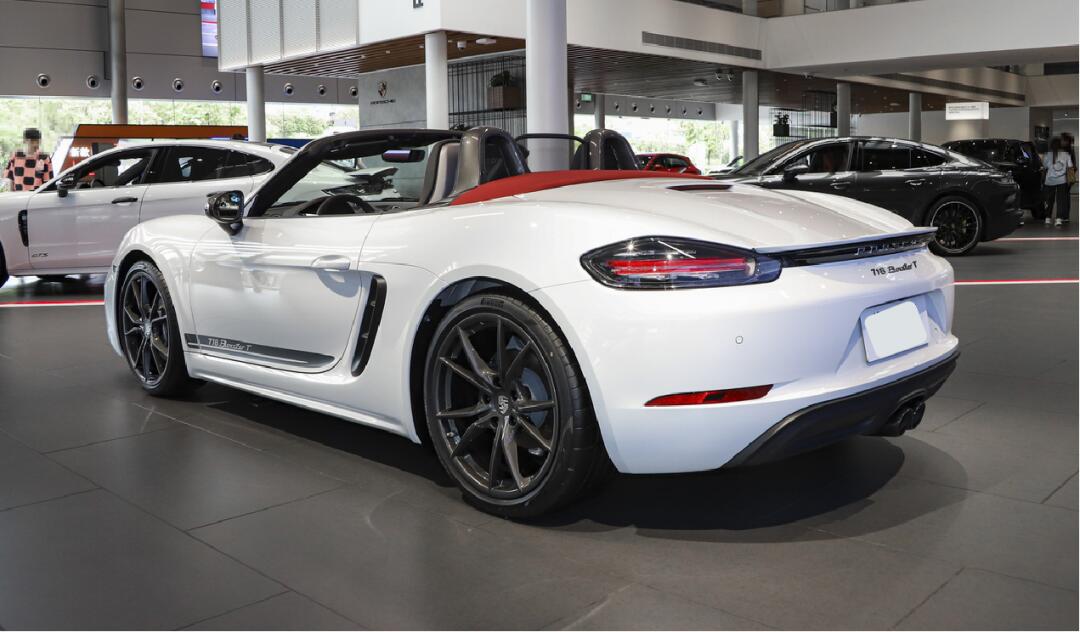 08揭秘保时捷718:豪华跑车的优劣势