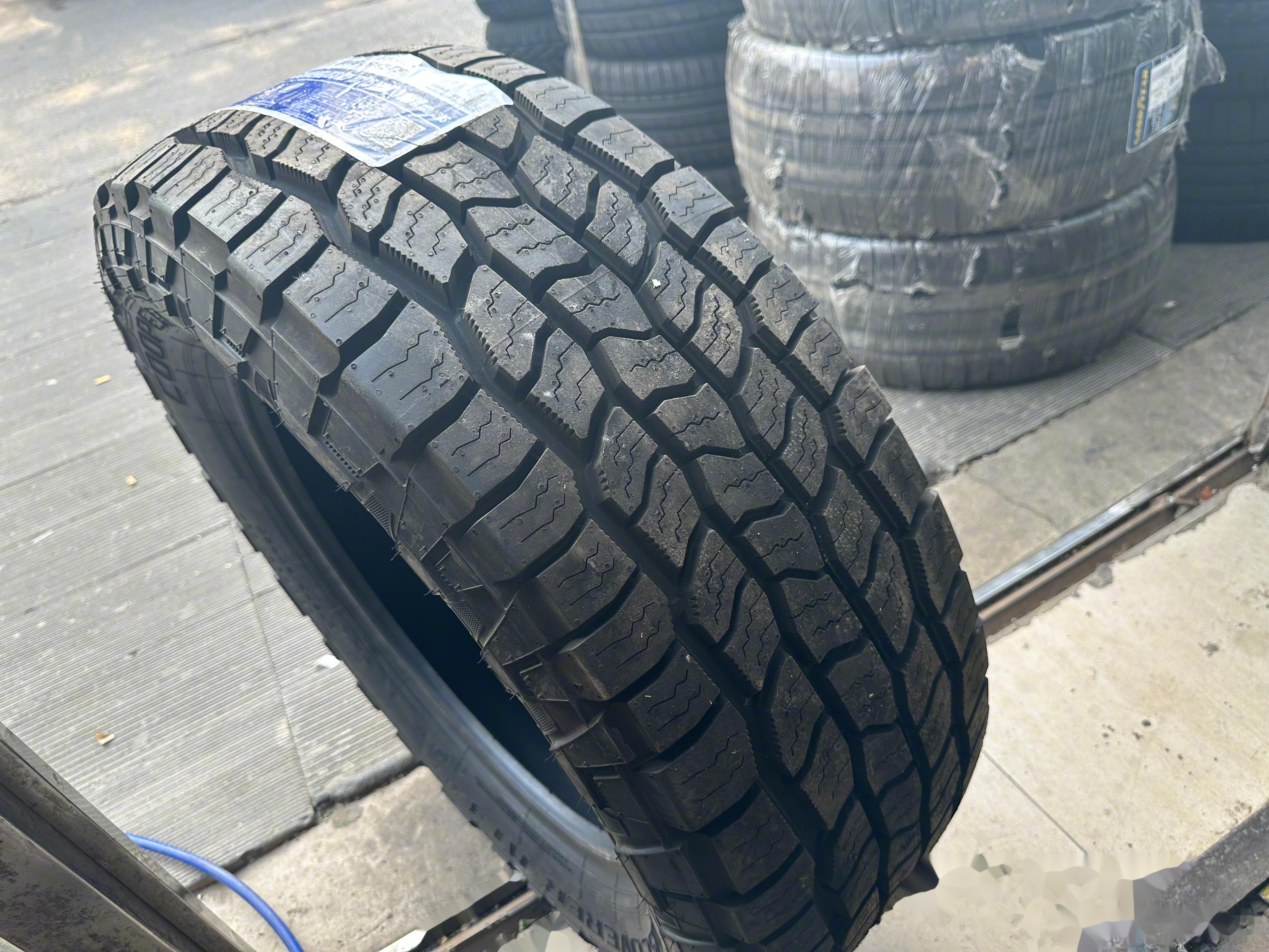 换上之后明显比原来公路胎野性