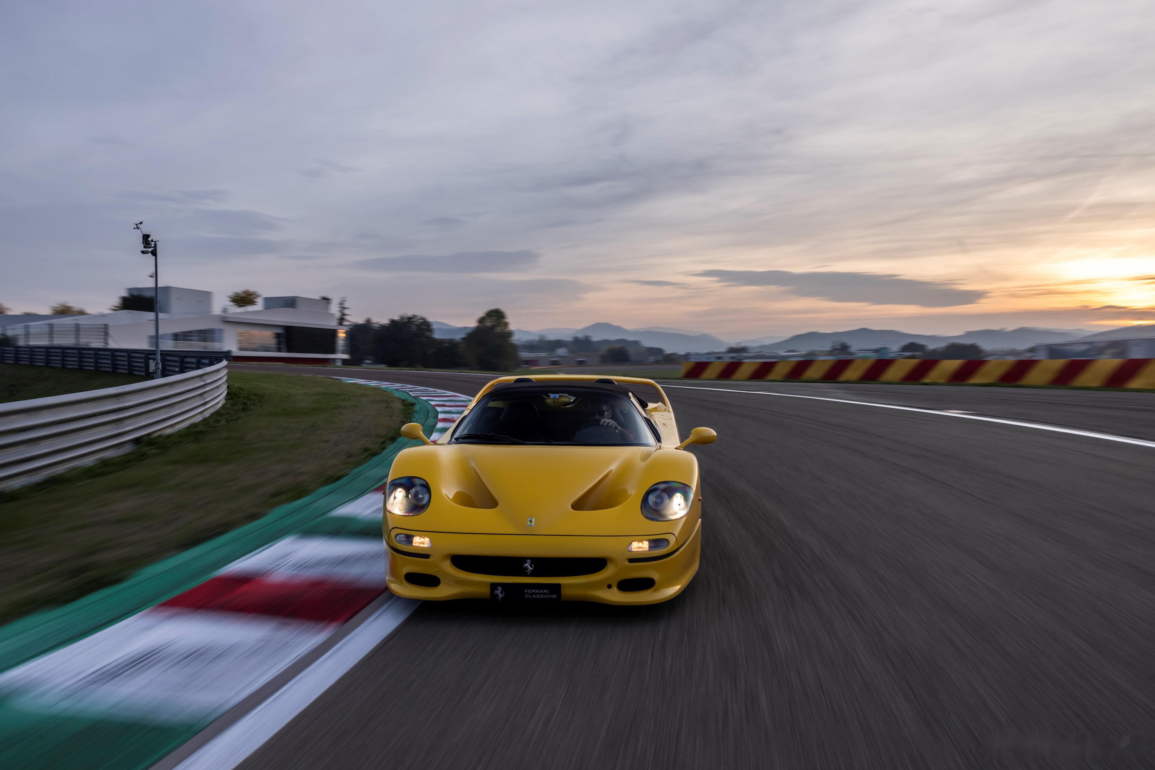 法拉利在菲奥拉诺赛道(fiorano track)上成功完成了专为法拉利enzo