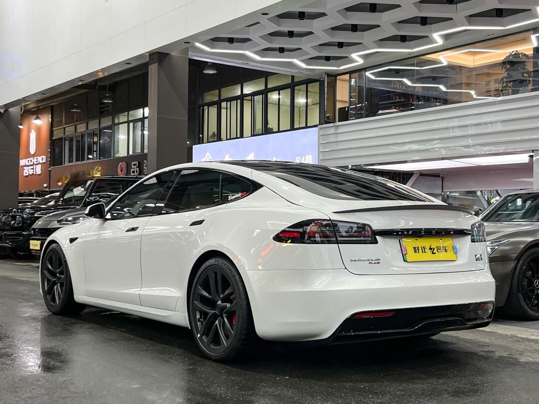 2023年6月特斯拉model s三电机 p版,白色白内,1.6万公里,首付18