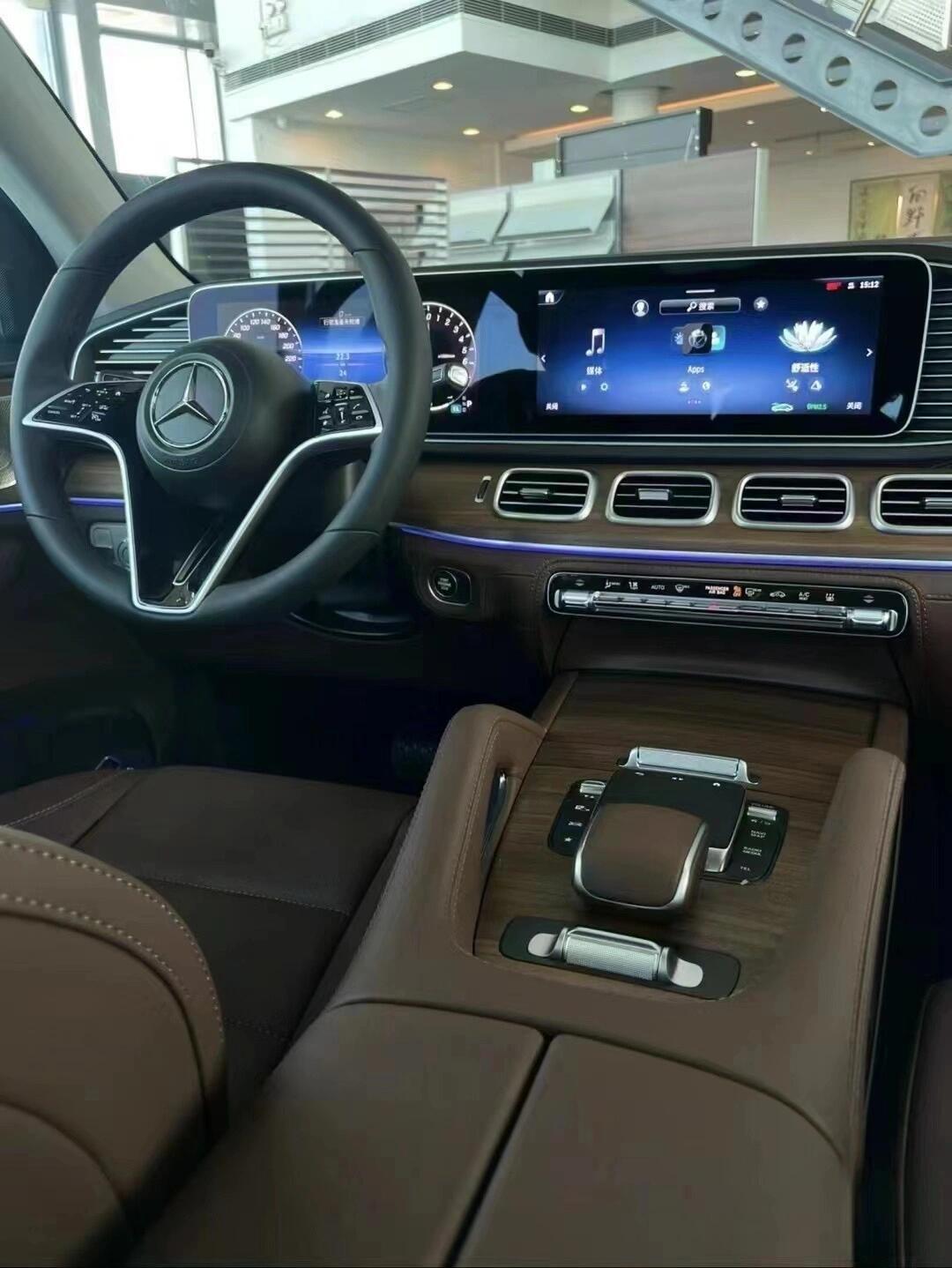 奔驰gle400e插电混动 动力成双,驾驭全地形 硬核实力 回油回电,动力成