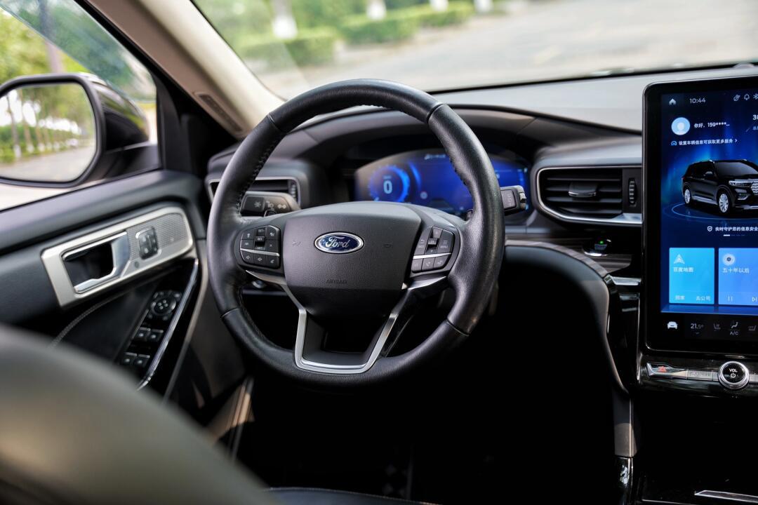 福特 探险者 2020款 ecoboost 285 四驱钛金