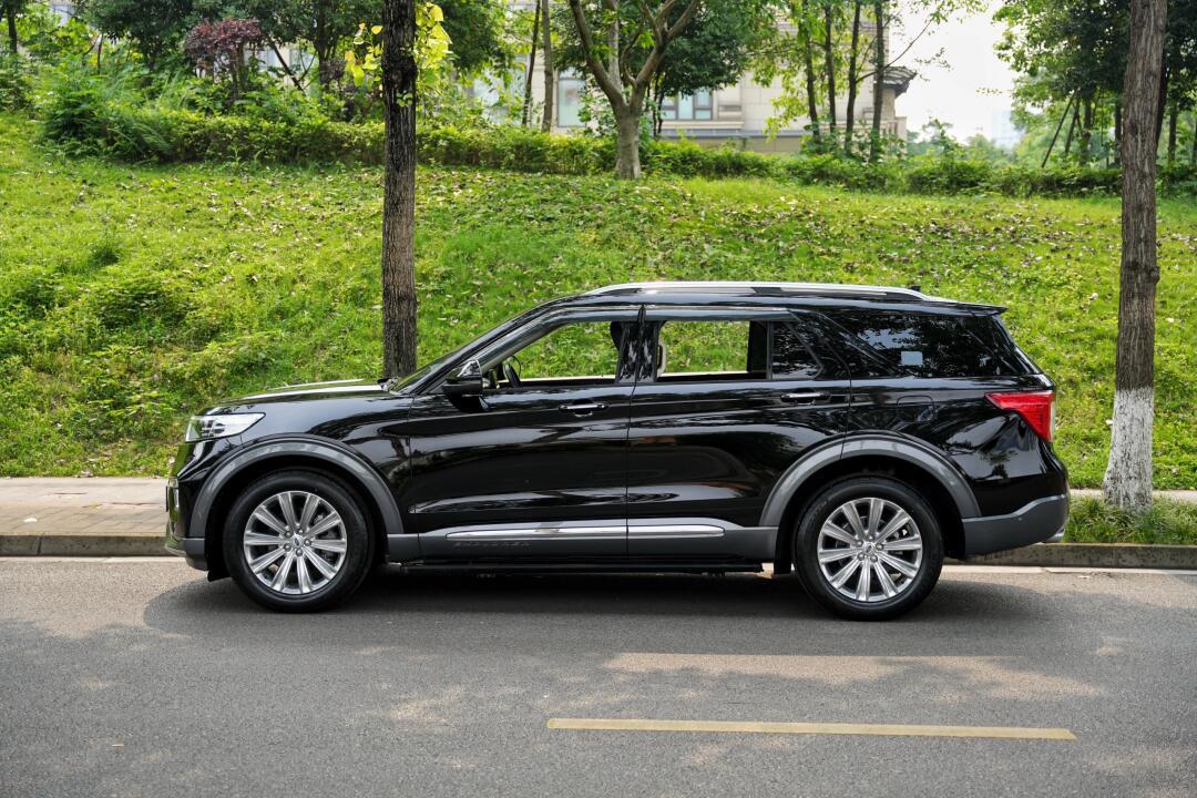 福特 探险者 2020款 ecoboost 285 四驱钛金