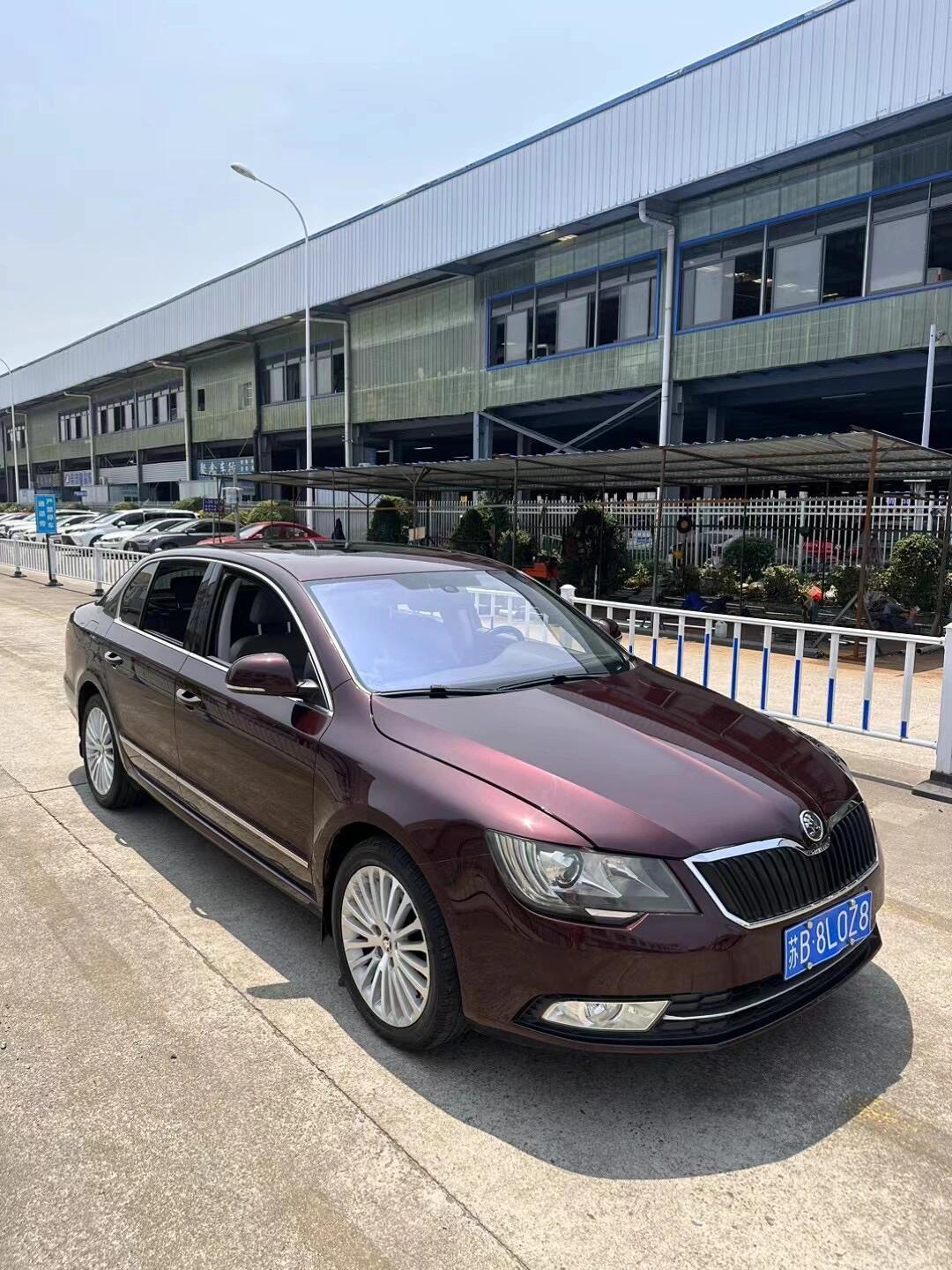 新到14年斯柯达速派,电动记忆座椅,座椅加热,多功能方向盘定速巡航,大