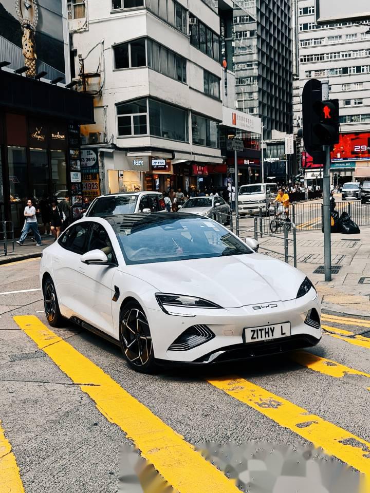 瞧这是谁,香港的比亚迪海豹,27万港币起